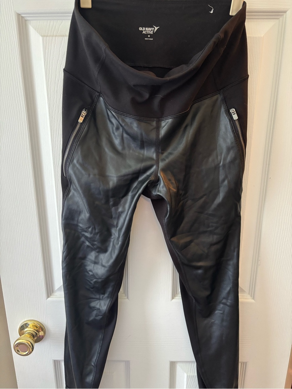 Old Navy Black Faux-Leather Active Leggings with Zip Pockets
